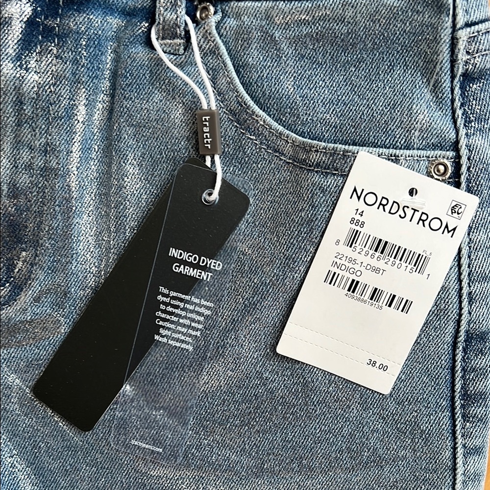 🩶14Jr High Rise Slim Fit Metallic Foil Fray Hem Denim Shorts by Tractr | Indigo - Picture 5 of 17